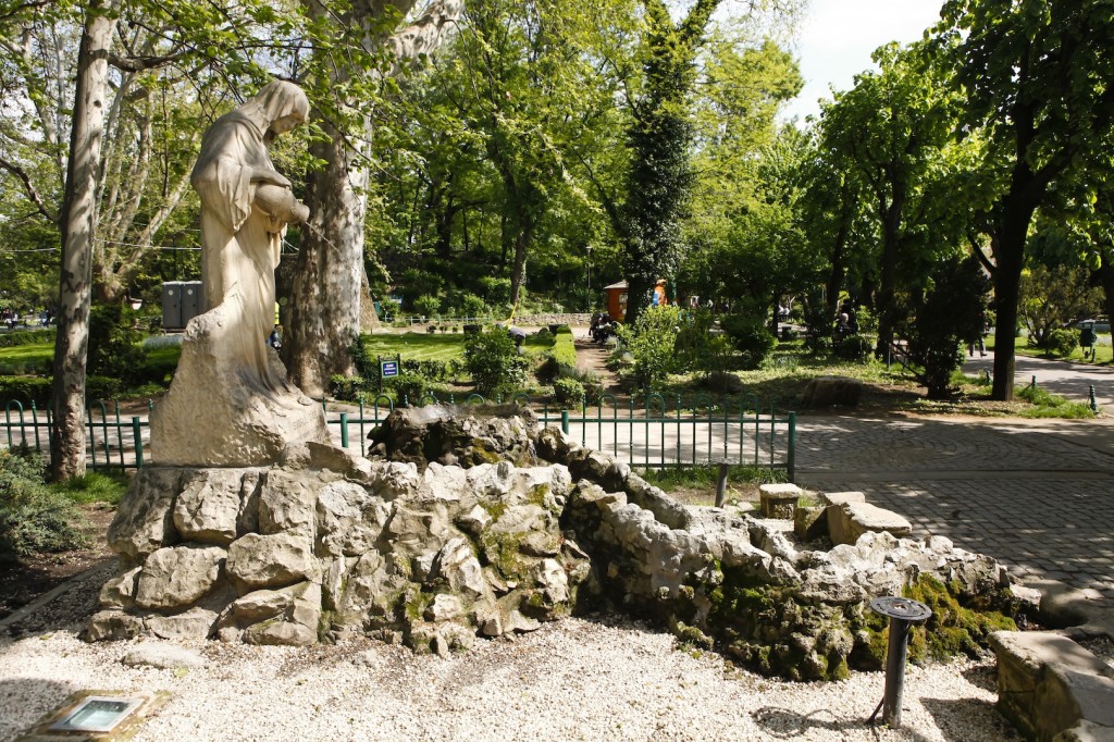 Monumente de for public