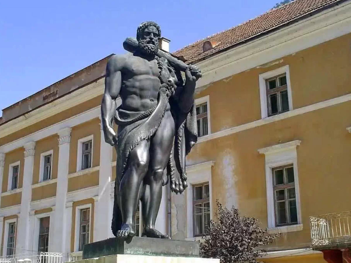 Statuia zeului Hercules din Băile Herculane