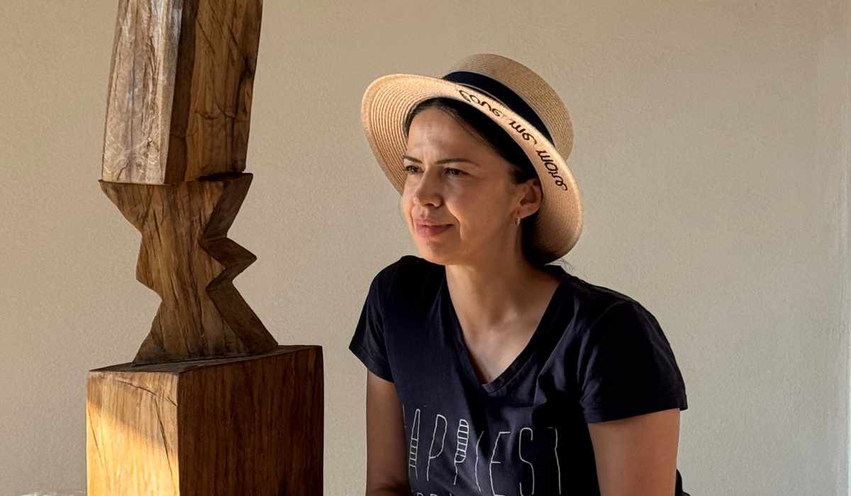 Prof. Dr. Laura Mihaela Boeru - Sculptor, Profesor de desen la Liceul de Arte Plastice ,,Nicolae Tonitza”